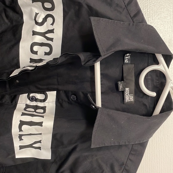 Casual/Dress button down Love Moschino shirt. - Picture 2 of 3